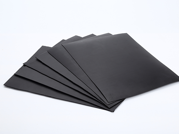 水產(chǎn)養(yǎng)殖防滲膜生產(chǎn)厚度與材料的小知識(shí)