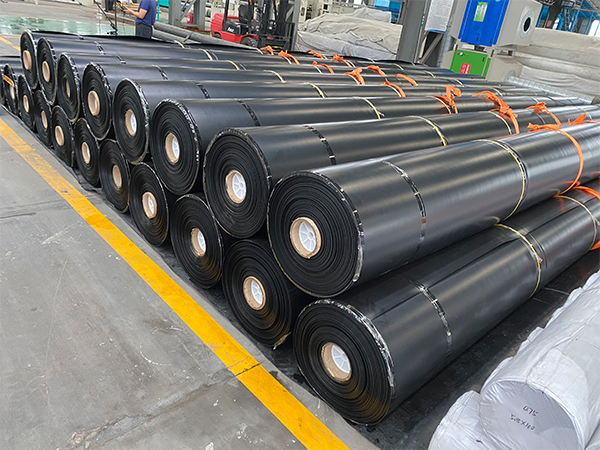 魚塘使用水產(chǎn)防滲膜能夠達(dá)到怎樣的效果？