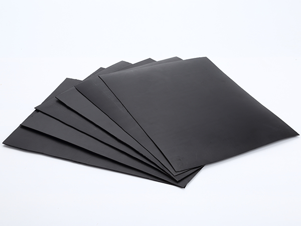 及時拯救破損的水產(chǎn)養(yǎng)殖防滲膜