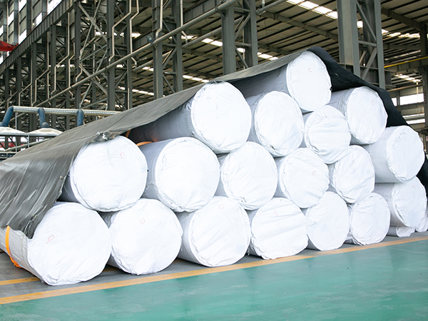 使用水產(chǎn)養(yǎng)殖防滲膜進(jìn)行魚蝦養(yǎng)殖是否可靠？