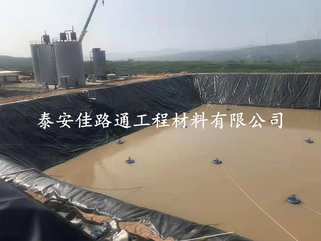 HDPE防滲膜廠家提醒您：焊接須保持干凈整潔。