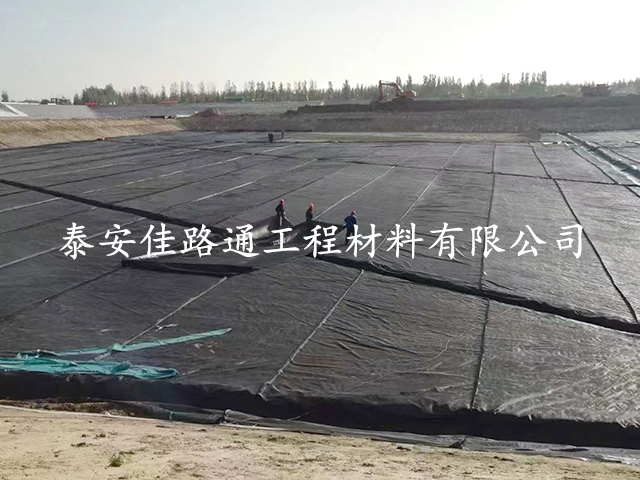 處理好防滲土工膜焊縫，保障施工質(zhì)量
