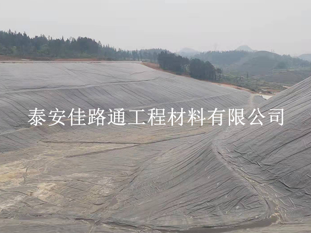 魚塘養(yǎng)殖場使用防滲土工膜會帶來哪些好處？