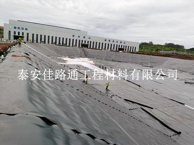 如何提升水產(chǎn)養(yǎng)殖防滲土工膜使用效率？