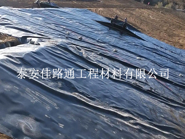 建設(shè)魚塘為何選擇hdpe土工膜鋪設(shè)施工？