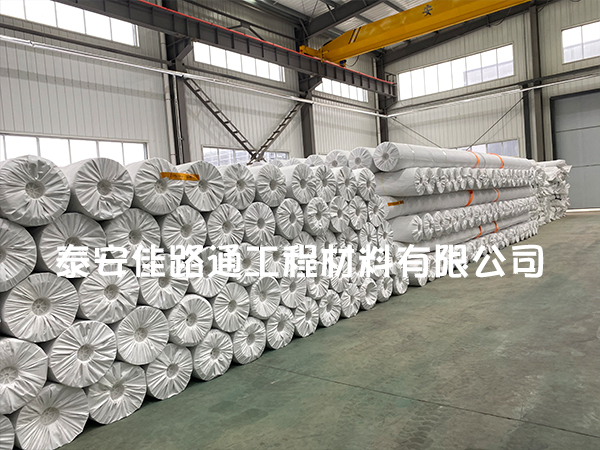 防滲膜廠家簡(jiǎn)述養(yǎng)殖行業(yè)為何要使用防滲膜