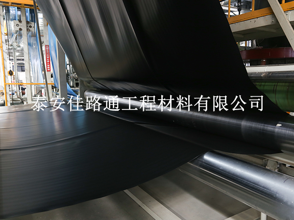 沼氣池土工膜鋪設(shè)需要掌握哪些方法技巧？