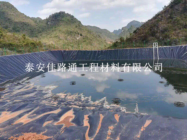 養(yǎng)殖防滲膜在施工過(guò)程中講究細(xì)節(jié)