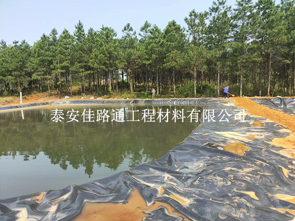 水產養(yǎng)殖防滲膜在施工中須注意哪些問題？