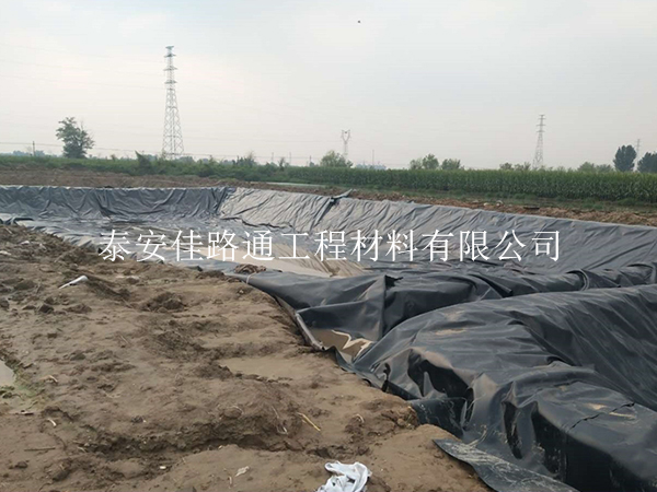 防滲土工膜的接縫使用成為施工關(guān)鍵