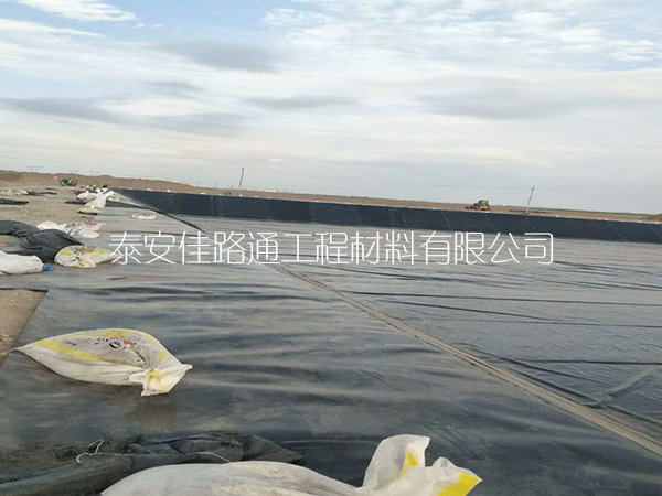 貯存魚塘防滲膜的過程有哪些硬性條件？