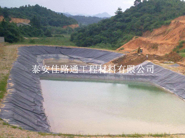 HDPE土工膜現(xiàn)場(chǎng)測(cè)試能夠體現(xiàn)哪些突出能力？