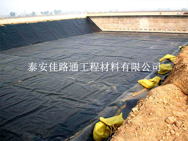 關(guān)于水產(chǎn)養(yǎng)殖防滲膜有哪些連接方法須關(guān)注？