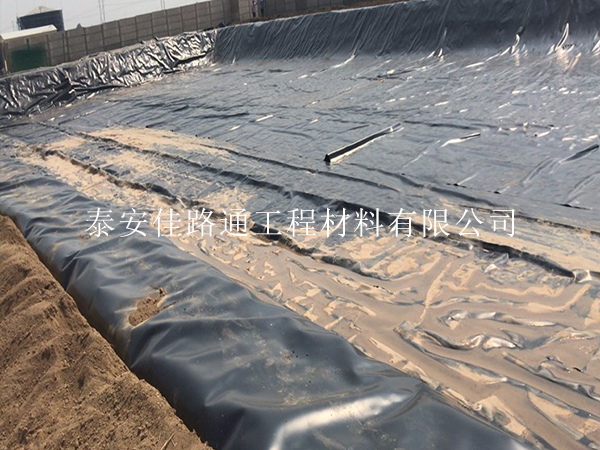 糙面魚(yú)蝦養(yǎng)殖防滲膜如何進(jìn)行鋪設(shè)施工？