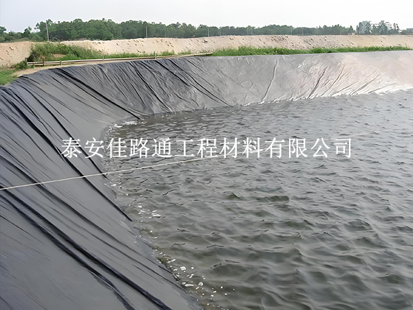 關(guān)于破壞蓄水池防滲膜性能有哪些影響因素？