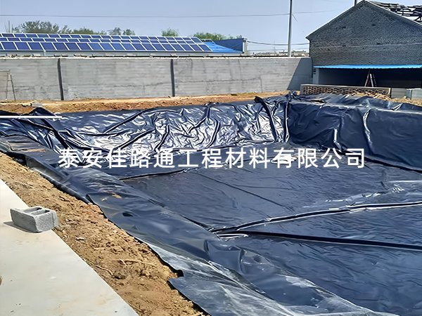 實施氣壓檢測進行沼氣池防滲膜的檢測工作