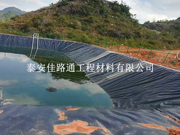 魚塘防滲膜的鋪裝有四項技術要求須掌握