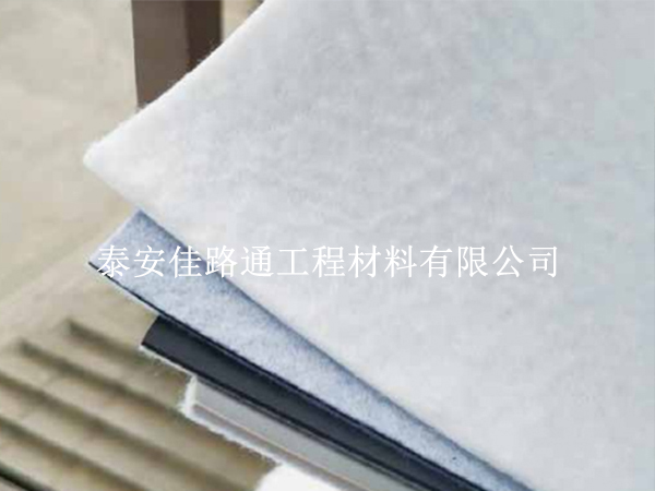 如何巧妙解決復(fù)合土工膜接縫問(wèn)題