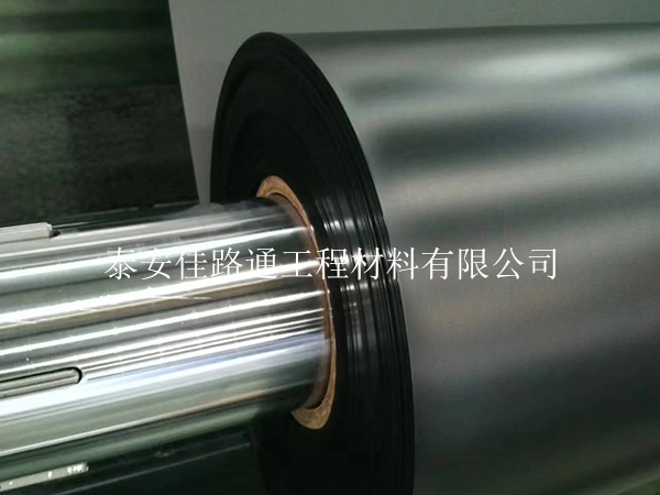 雪天鋪設(shè)養(yǎng)殖防滲膜：挑戰(zhàn)與解決方案