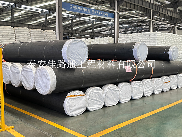 蓄水池防滲膜池底固定不松動！5 個技巧讓膜材牢牢 “扎根”