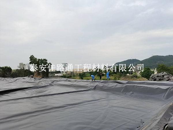 蓄水池防滲膜施工全流程注意事項:從基底到驗收的關鍵把控 蓄水池防滲膜施工全流程注意事項:從基底到驗收的關鍵把控
