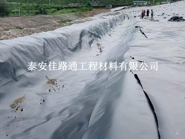 藕池防滲膜焊縫開(kāi)裂背后的真相：找準(zhǔn)病灶，杜絕漏水隱患